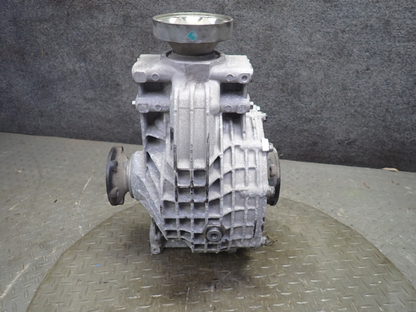 2009-2012 Maserati Granturismo S M145 4.7L Rear Differential Carrier 39k Miles