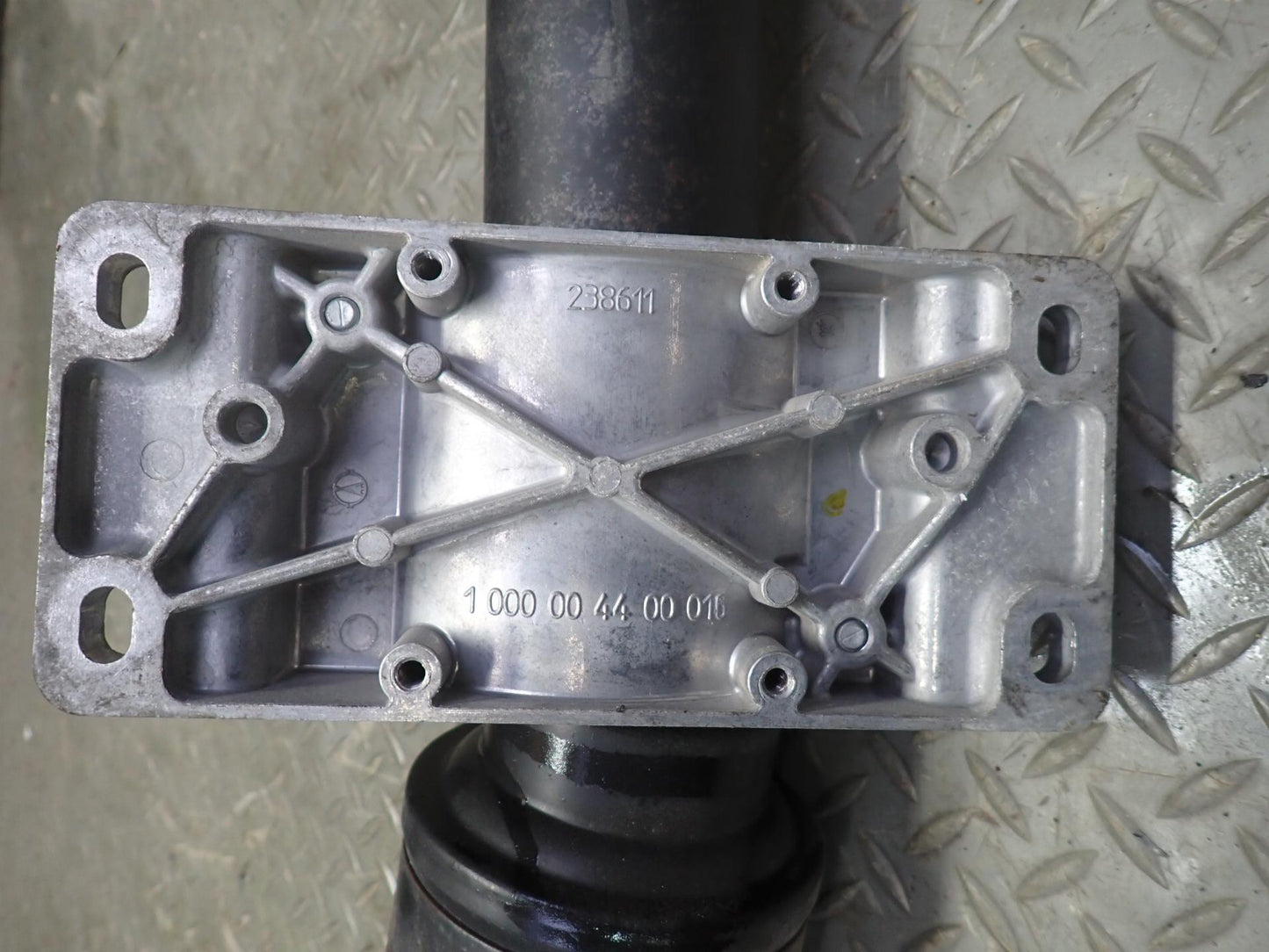 2008-2019 Maserati Granturismo M145 RWD Rear Drive Shaft Driveshaft 246688