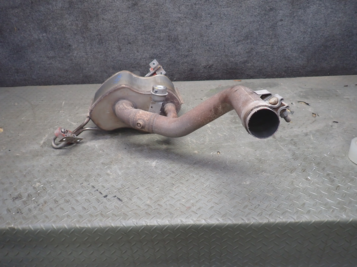 2009-2019 Maserati Granturismo M145 4.7L Rear Right Exhaust Muffler Pipe Tip