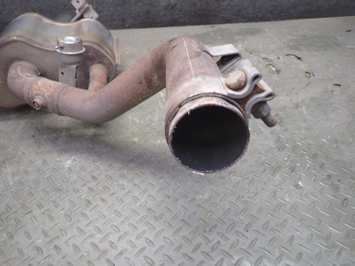 2009-2019 Maserati Granturismo M145 4.7L Rear Right Exhaust Muffler Pipe Tip