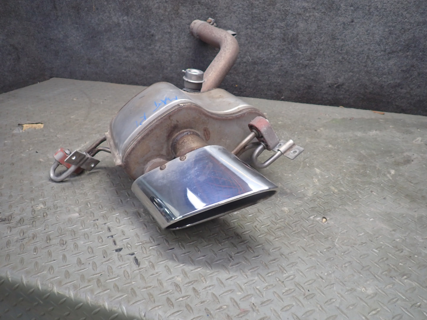 2009-2019 Maserati Granturismo M145 4.7L Rear Left Exhaust Muffler Pipe Tip