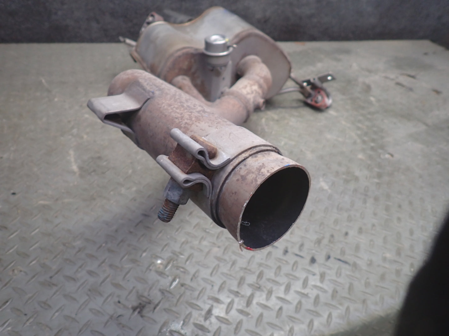 2009-2019 Maserati Granturismo M145 4.7L Rear Left Exhaust Muffler Pipe Tip