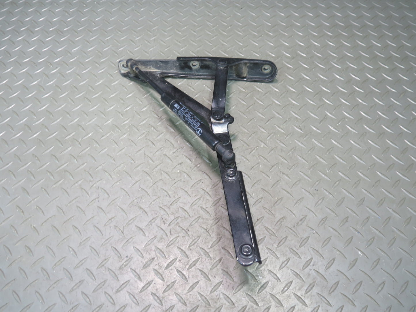 08-19 Maserati Granturismo M145 Rear Left & Right Trunk Lid Hinge Support Set