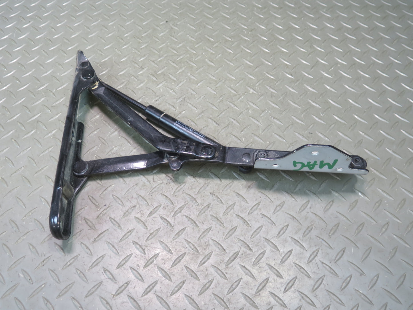 08-19 Maserati Granturismo M145 Rear Left & Right Trunk Lid Hinge Support Set