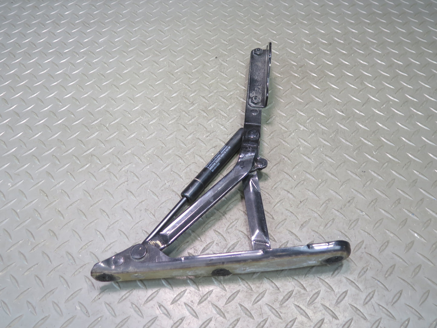 08-19 Maserati Granturismo M145 Rear Left & Right Trunk Lid Hinge Support Set