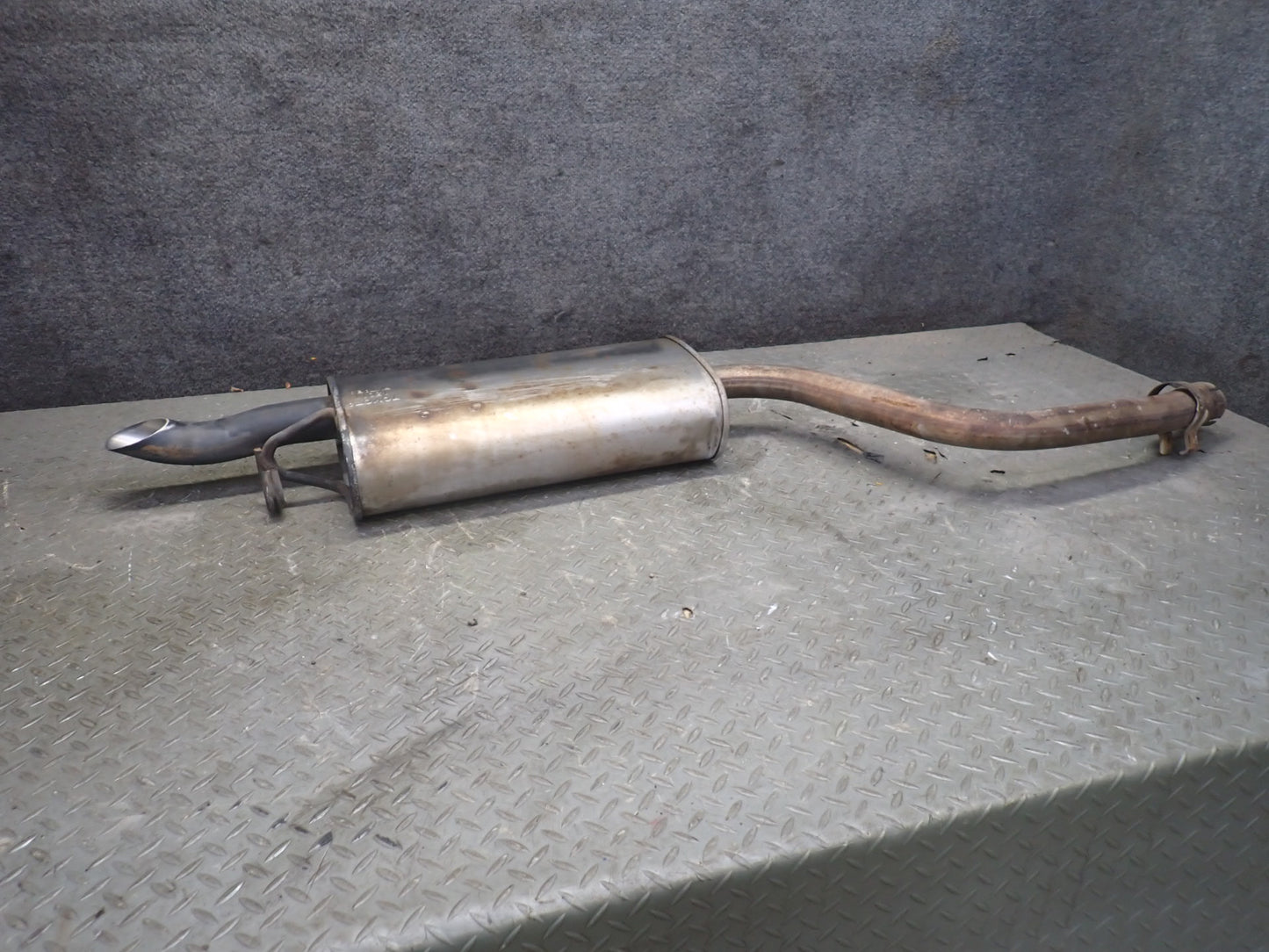 98-00 Lexus UCF20L LS400 Set of 2 Rear Left & Right Exhaust Muffler OEM