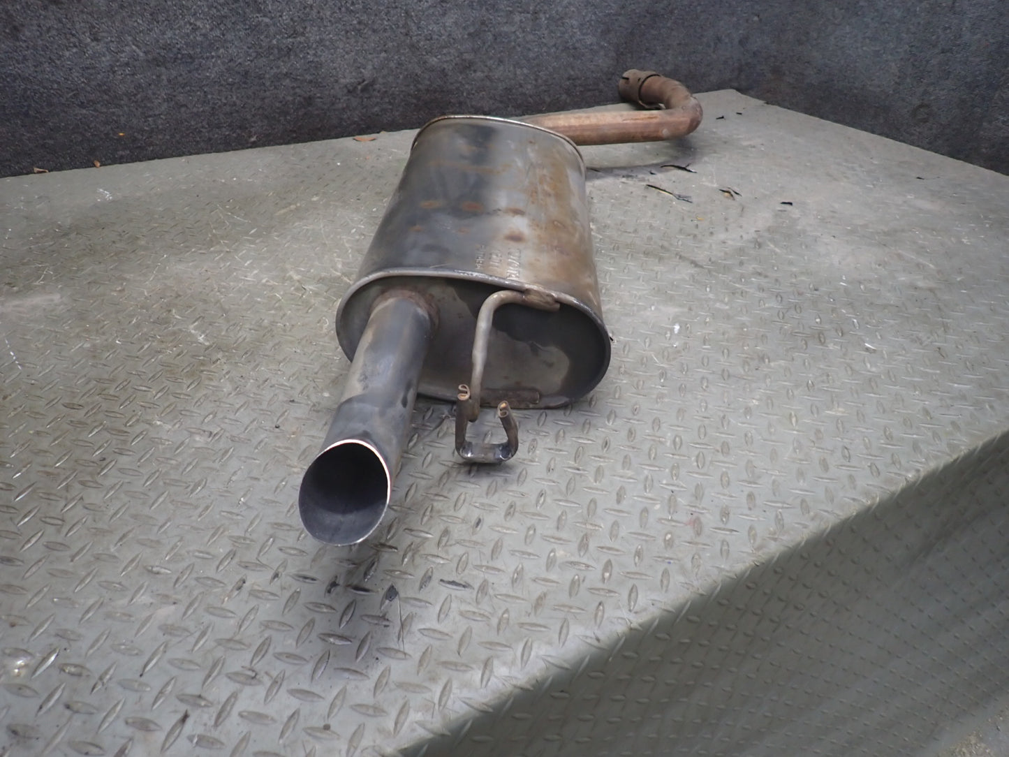 98-00 Lexus UCF20L LS400 Set of 2 Rear Left & Right Exhaust Muffler OEM