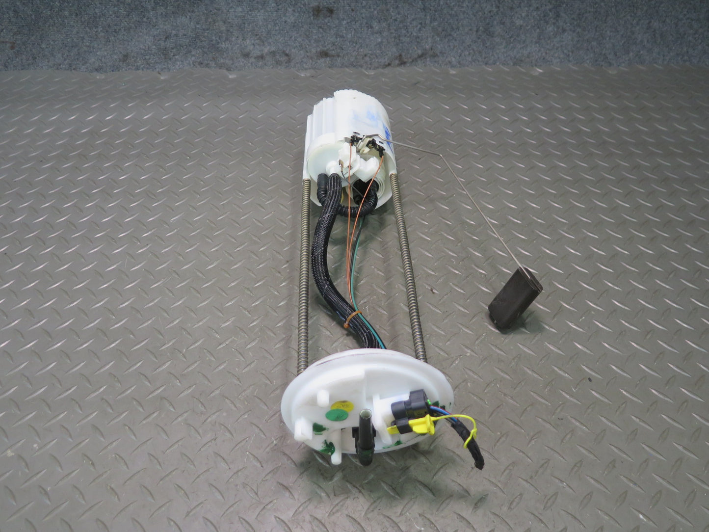 2008-2019 Maserati Granturismo M145 Fuel Pump Level Sensor Assembly 0580314143