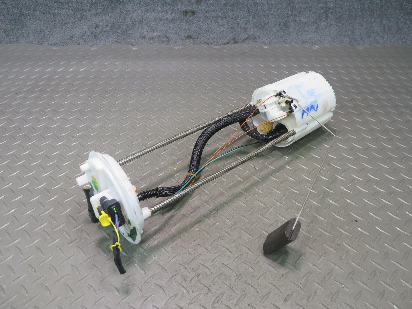 2008-2019 Maserati Granturismo M145 Fuel Pump Level Sensor Assembly 0580314143