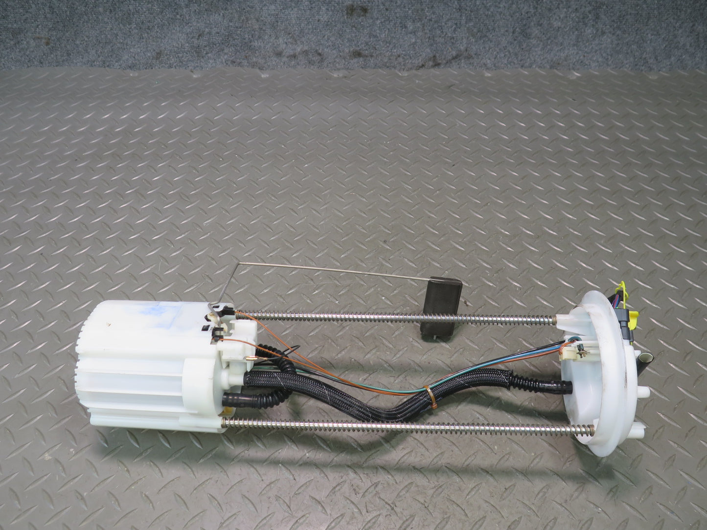 2008-2019 Maserati Granturismo M145 Fuel Pump Level Sensor Assembly 0580314143