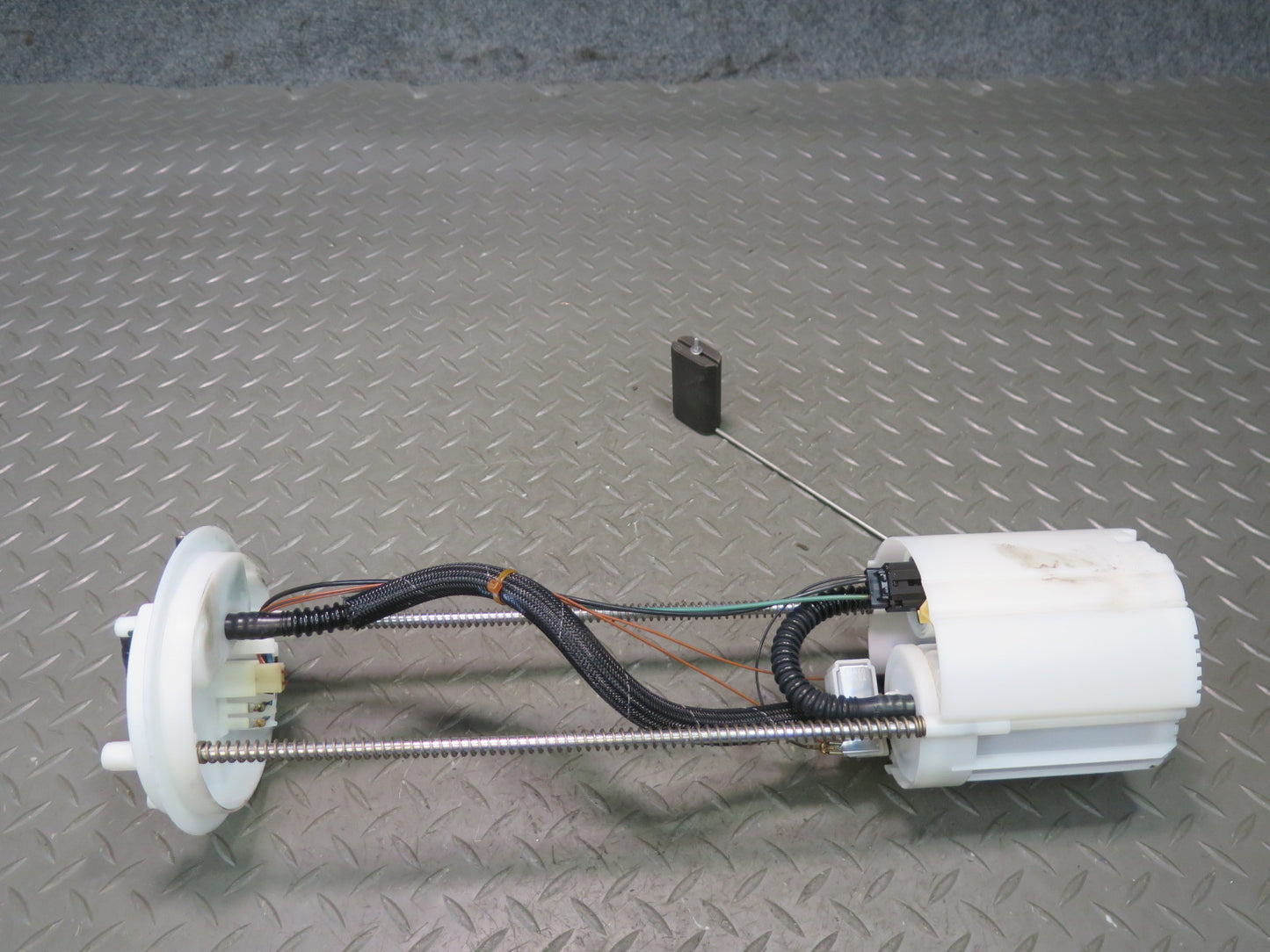 2008-2019 Maserati Granturismo M145 Fuel Pump Level Sensor Assembly 0580314143