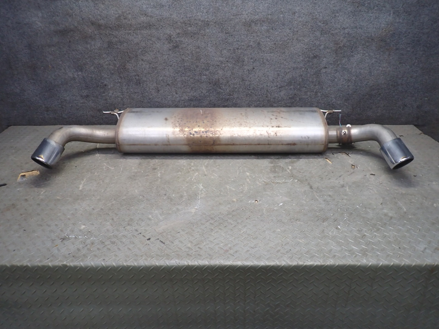 2014-2018 BMW F15 X5 3.0L Rear Exhaust Muffler w Tips 8647974