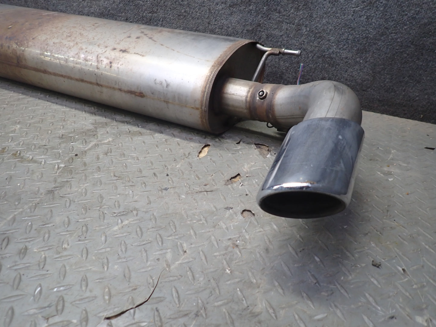2014-2018 BMW F15 X5 3.0L Rear Exhaust Muffler w Tips 8647974
