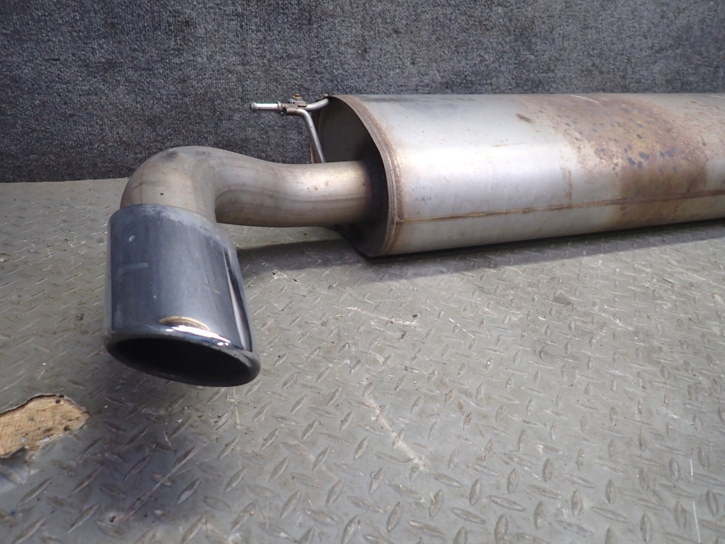 2014-2018 BMW F15 X5 3.0L Rear Exhaust Muffler w Tips 8647974