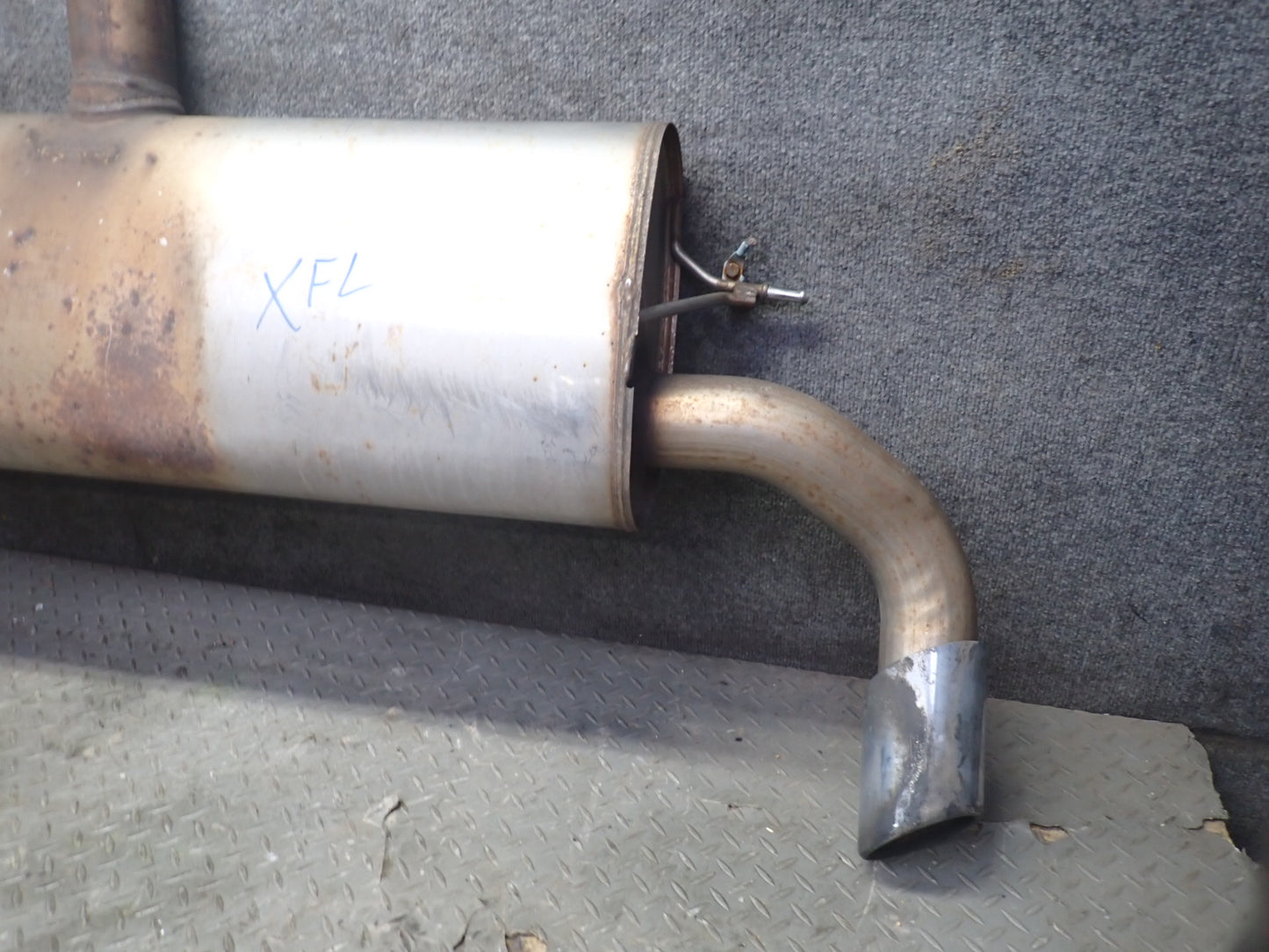 2014-2018 BMW F15 X5 3.0L Rear Exhaust Muffler w Tips 8647974