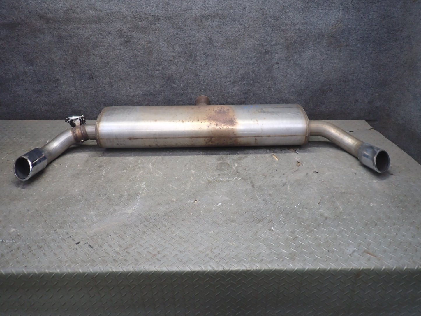 2014-2018 BMW F15 X5 3.0L Rear Exhaust Muffler w Tips 8647974