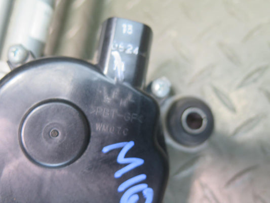 2013-2020 Infiniti JX35 QX60 Front Windshield Wiper Transmission Linkage w Motor