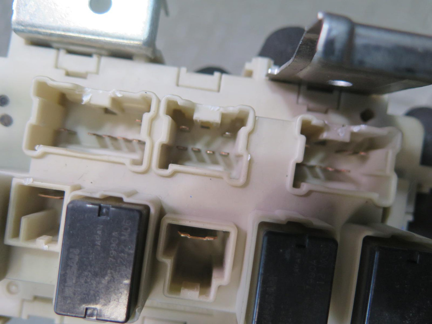 2013-2017 Infiniti JX35 QX60 Dash Cabin Fuse Relay Box Module