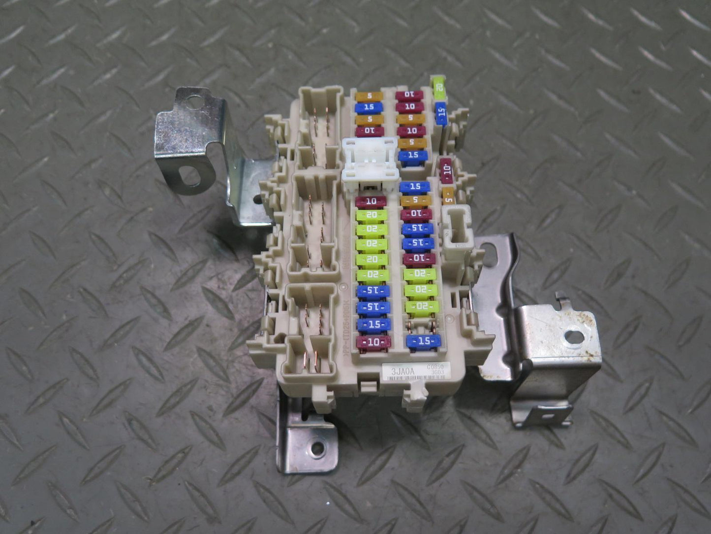 2013-2017 Infiniti JX35 QX60 Dash Cabin Fuse Relay Box Module