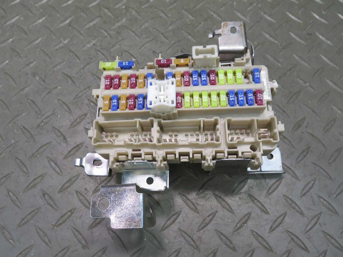 2013-2017 Infiniti JX35 QX60 Dash Cabin Fuse Relay Box Module