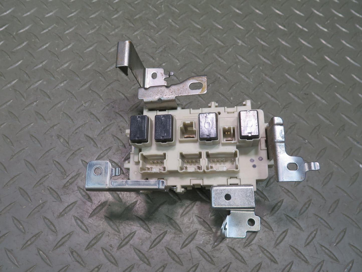 2013-2017 Infiniti JX35 QX60 Dash Cabin Fuse Relay Box Module