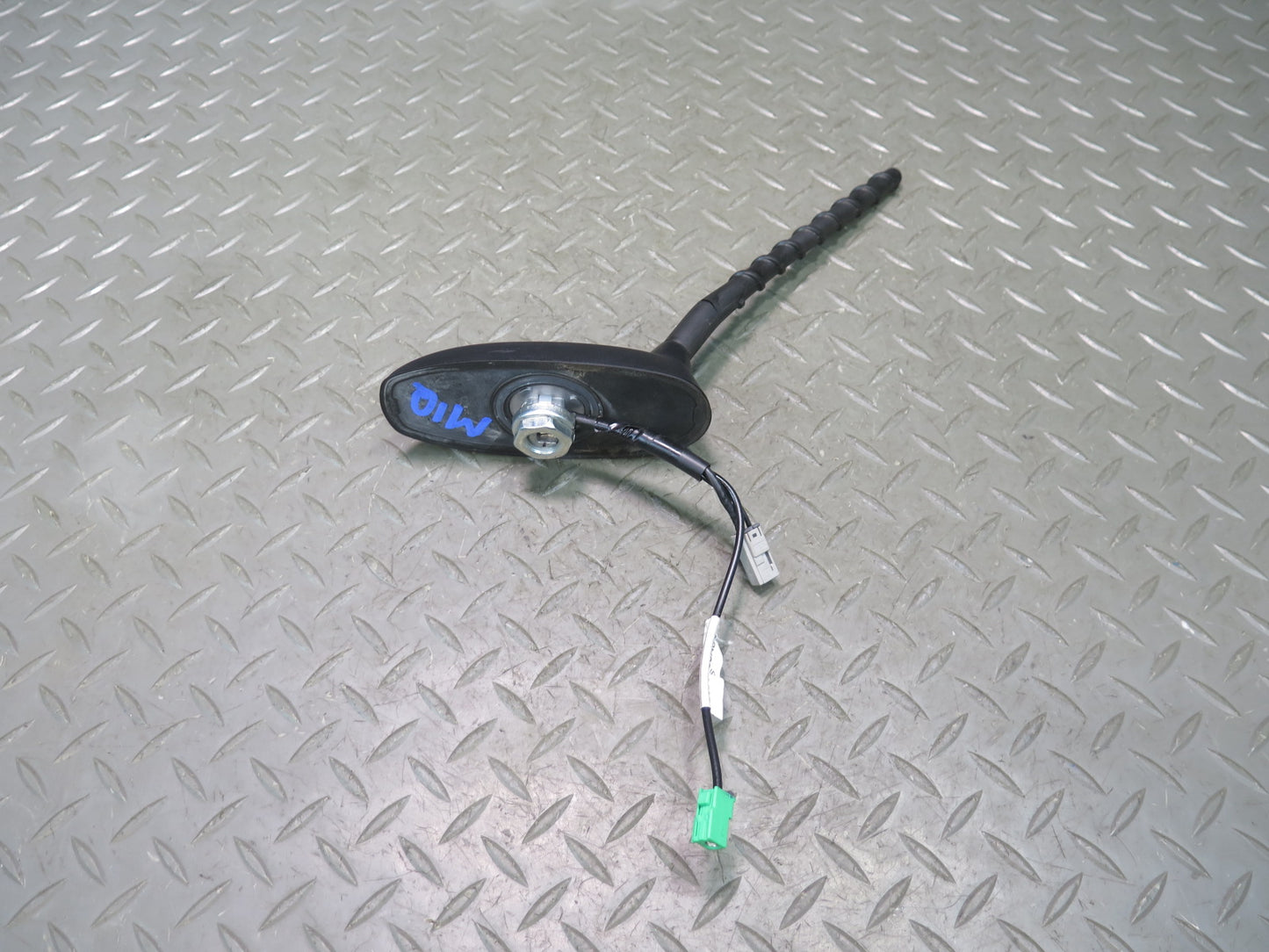 2013-2015 Infiniti JX35 QX60 Roof Radio Antenna Black 28208-3JA0A