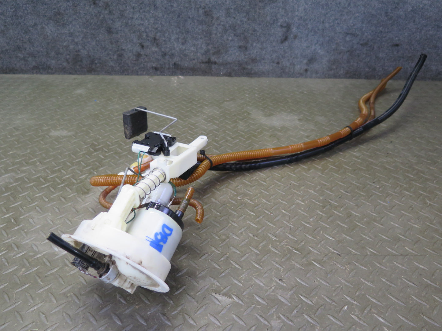 11-13 BMW E90 E93 E92 335Xi N55 Set of 2 Fuel Pump Level Sensor Sending Unit OEM