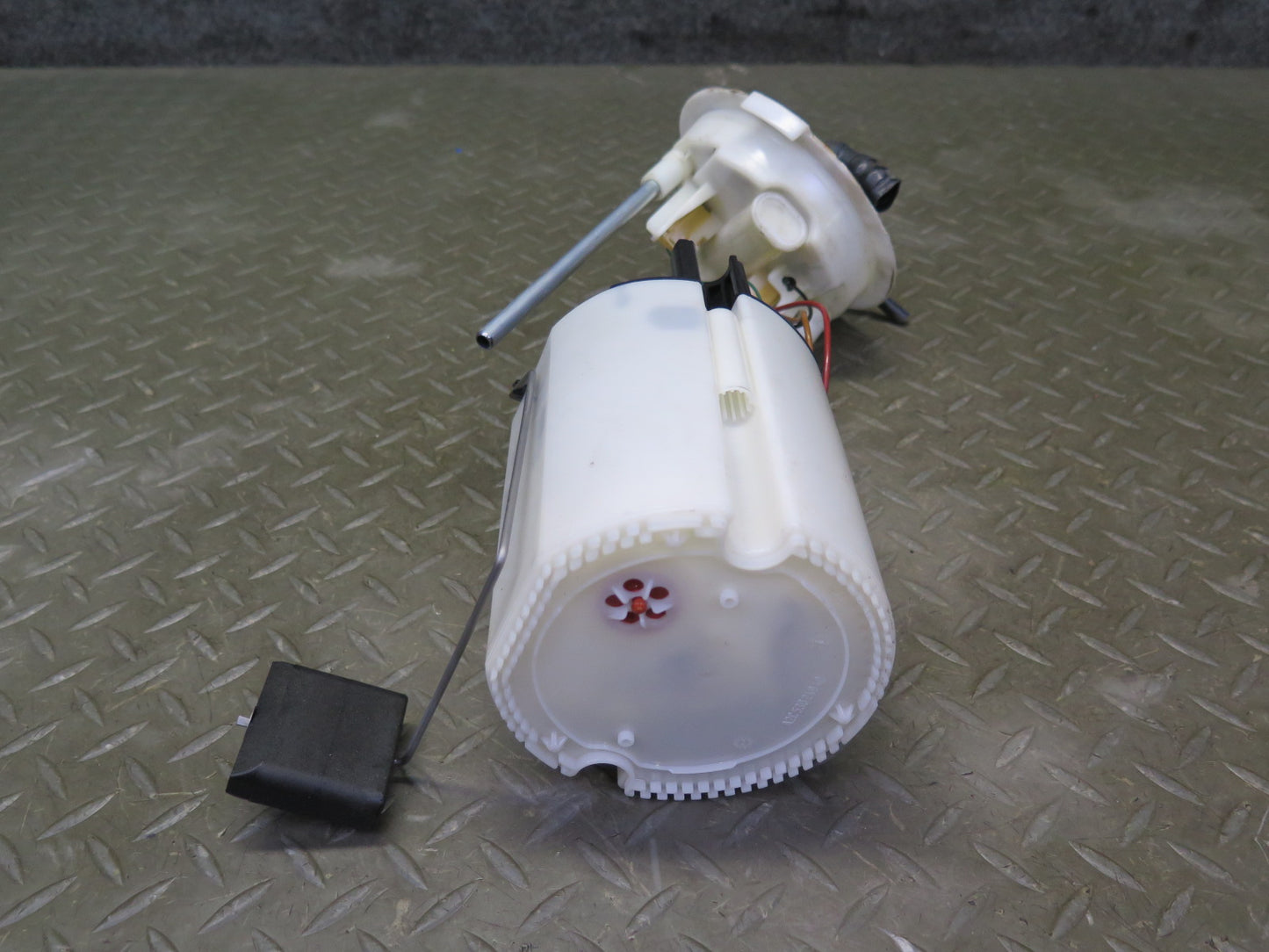11-13 BMW E90 E93 E92 335Xi N55 Set of 2 Fuel Pump Level Sensor Sending Unit OEM