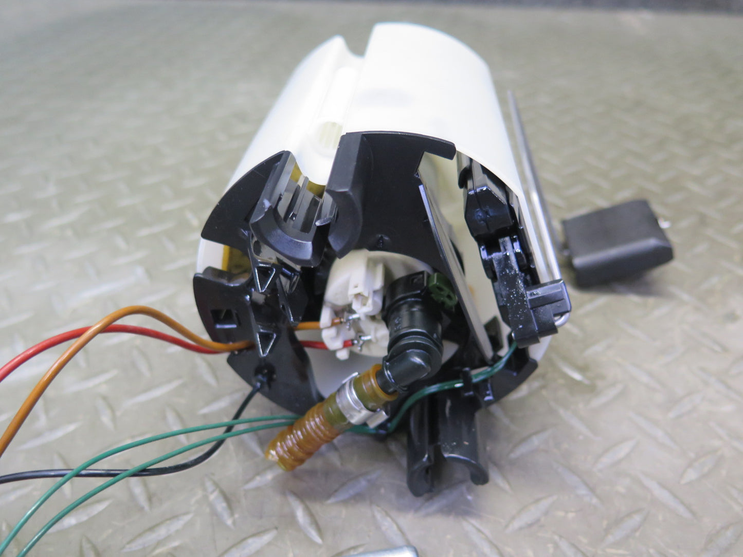 11-13 BMW E90 E93 E92 335Xi N55 Set of 2 Fuel Pump Level Sensor Sending Unit OEM