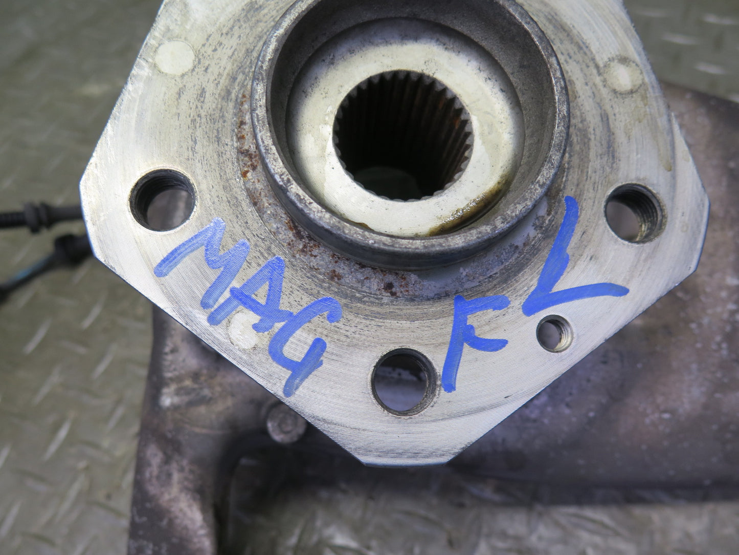 2008-2019 Maserati Granturismo M145 RWD Front Left Spindle Knuckle Wheel Hub