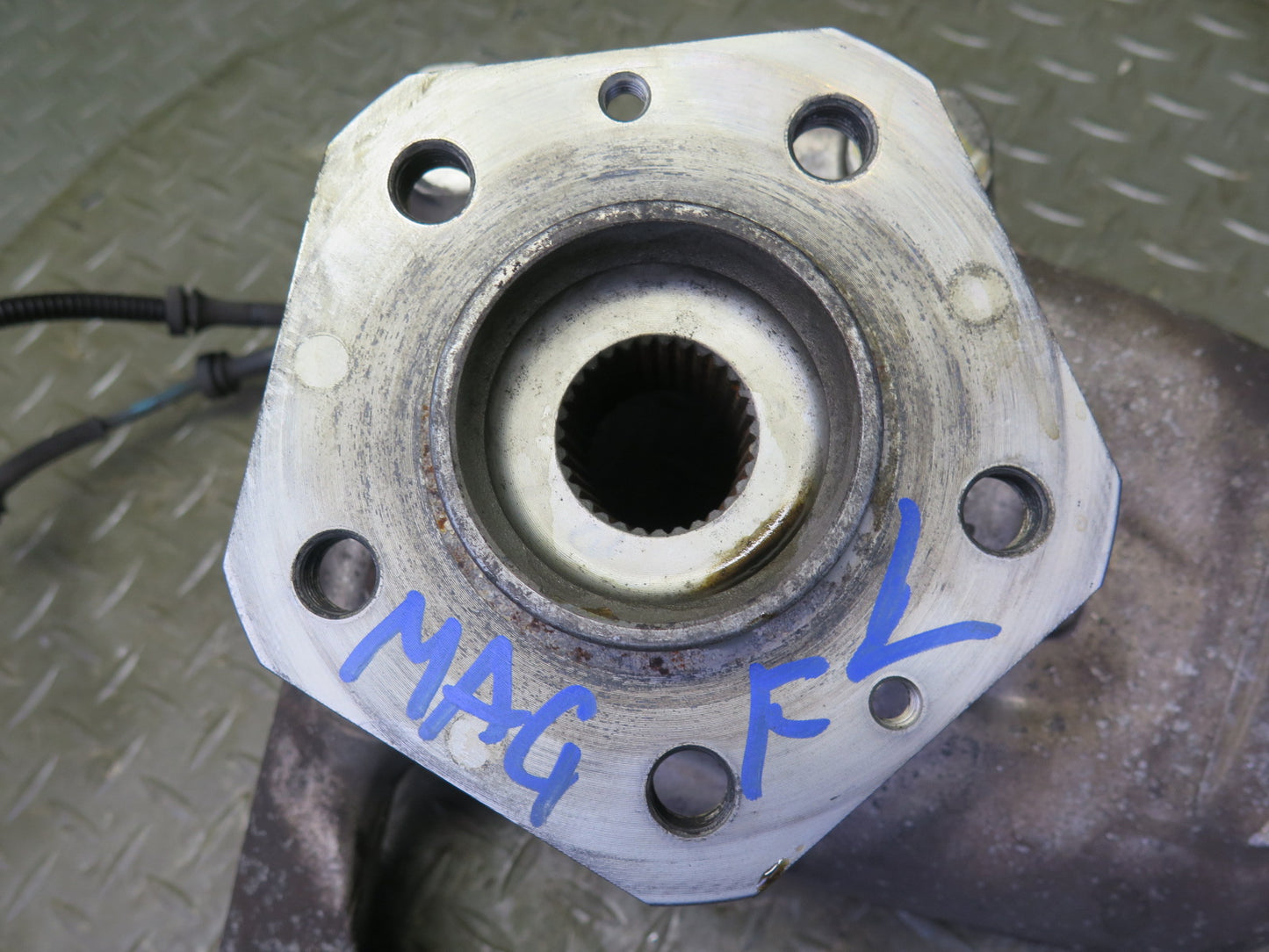 2008-2019 Maserati Granturismo M145 RWD Front Left Spindle Knuckle Wheel Hub