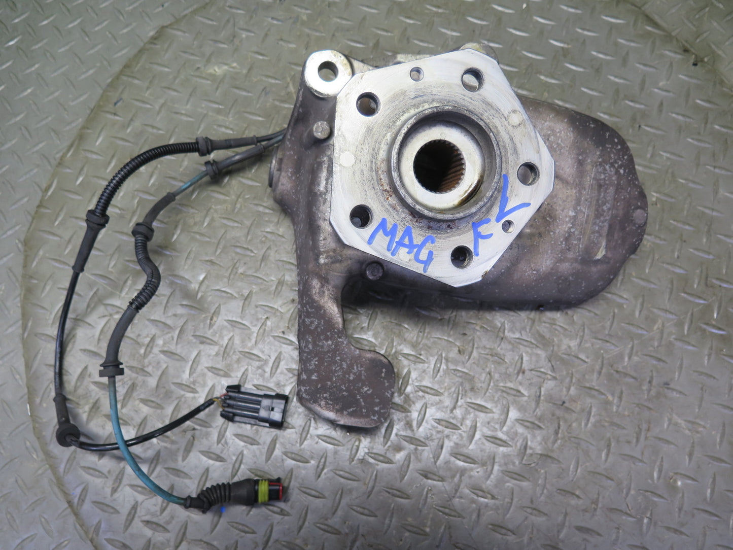 2008-2019 Maserati Granturismo M145 RWD Front Left Spindle Knuckle Wheel Hub