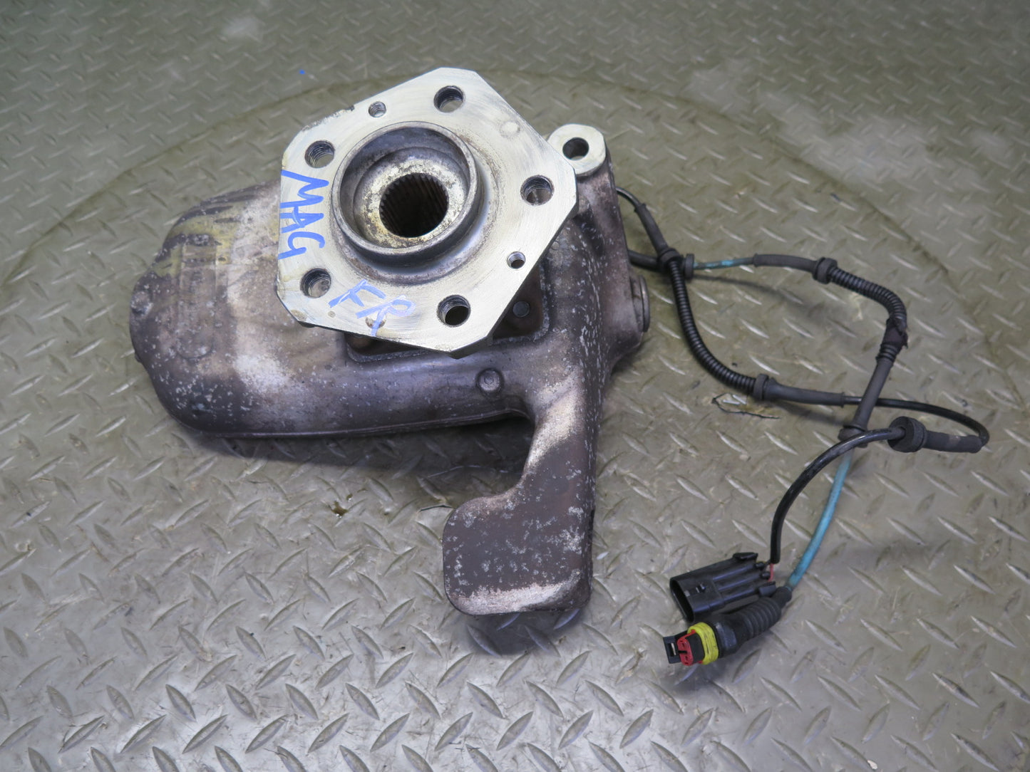 2008-2019 Maserati Granturismo M145 RWD Front Right Spindle Knuckle Wheel Hub