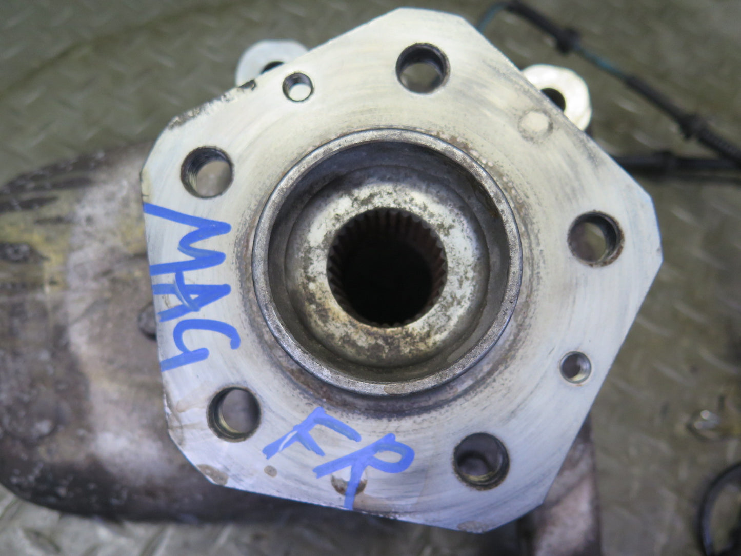 2008-2019 Maserati Granturismo M145 RWD Front Right Spindle Knuckle Wheel Hub