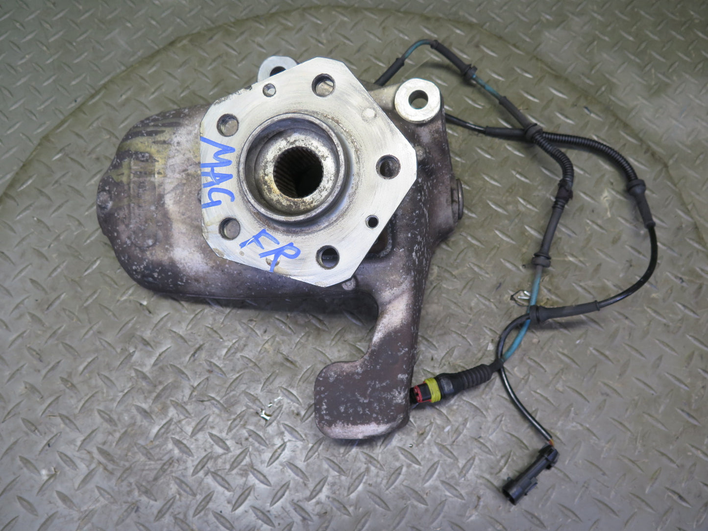 2008-2019 Maserati Granturismo M145 RWD Front Right Spindle Knuckle Wheel Hub