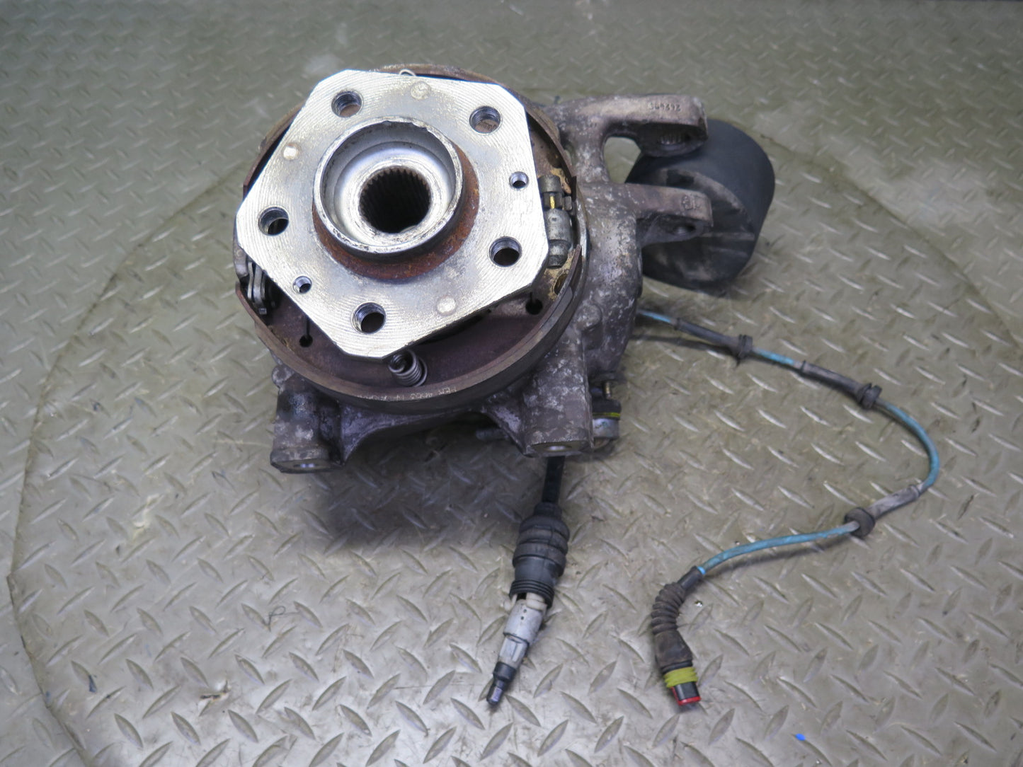 2008-2019 Maserati Granturismo M145 RWD Rear Left Spindle Knuckle Wheel Hub 40K