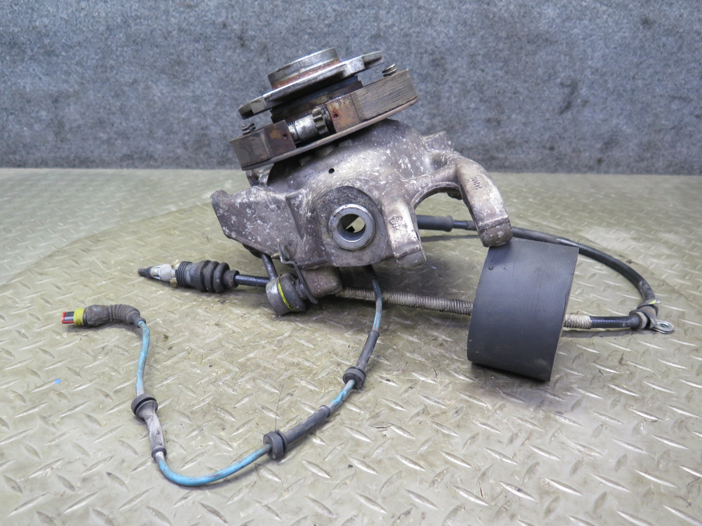 2008-2019 Maserati Granturismo M145 RWD Rear Left Spindle Knuckle Wheel Hub 40K