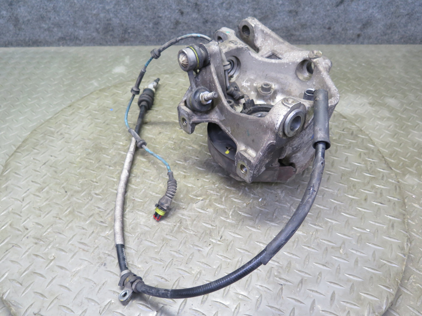 2008-2019 Maserati Granturismo M145 RWD Rear Left Spindle Knuckle Wheel Hub 40K