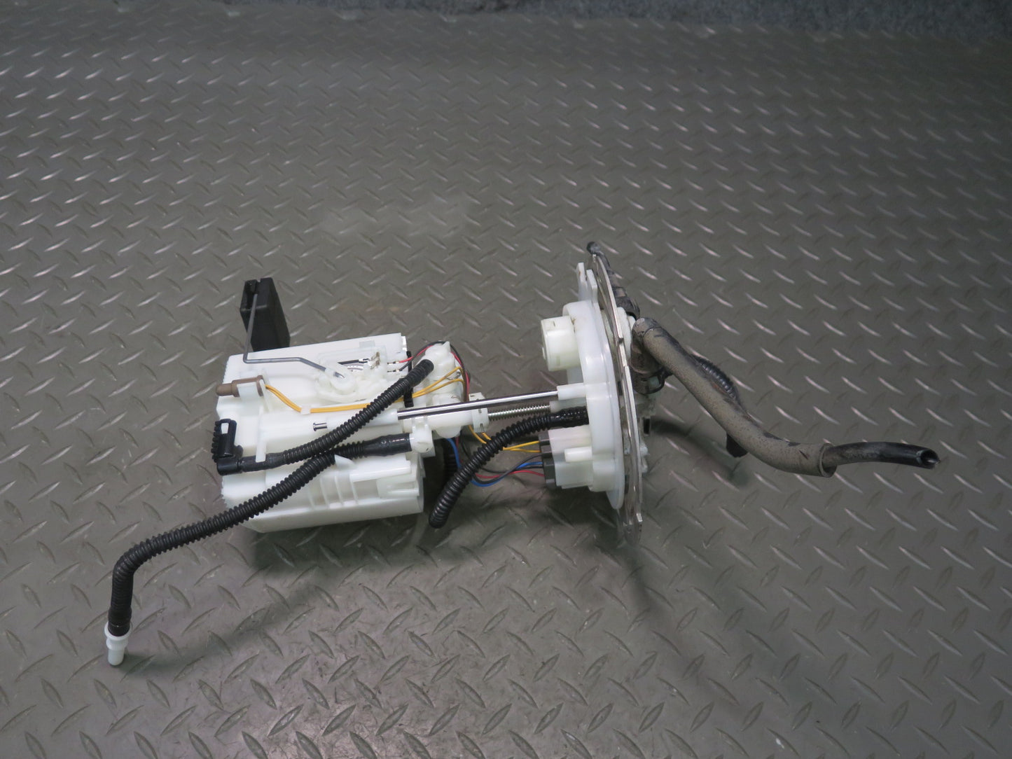 2014-2017 Infiniti QX60 2.5L Hybrid Fuel Pump Level Sensor Assembly