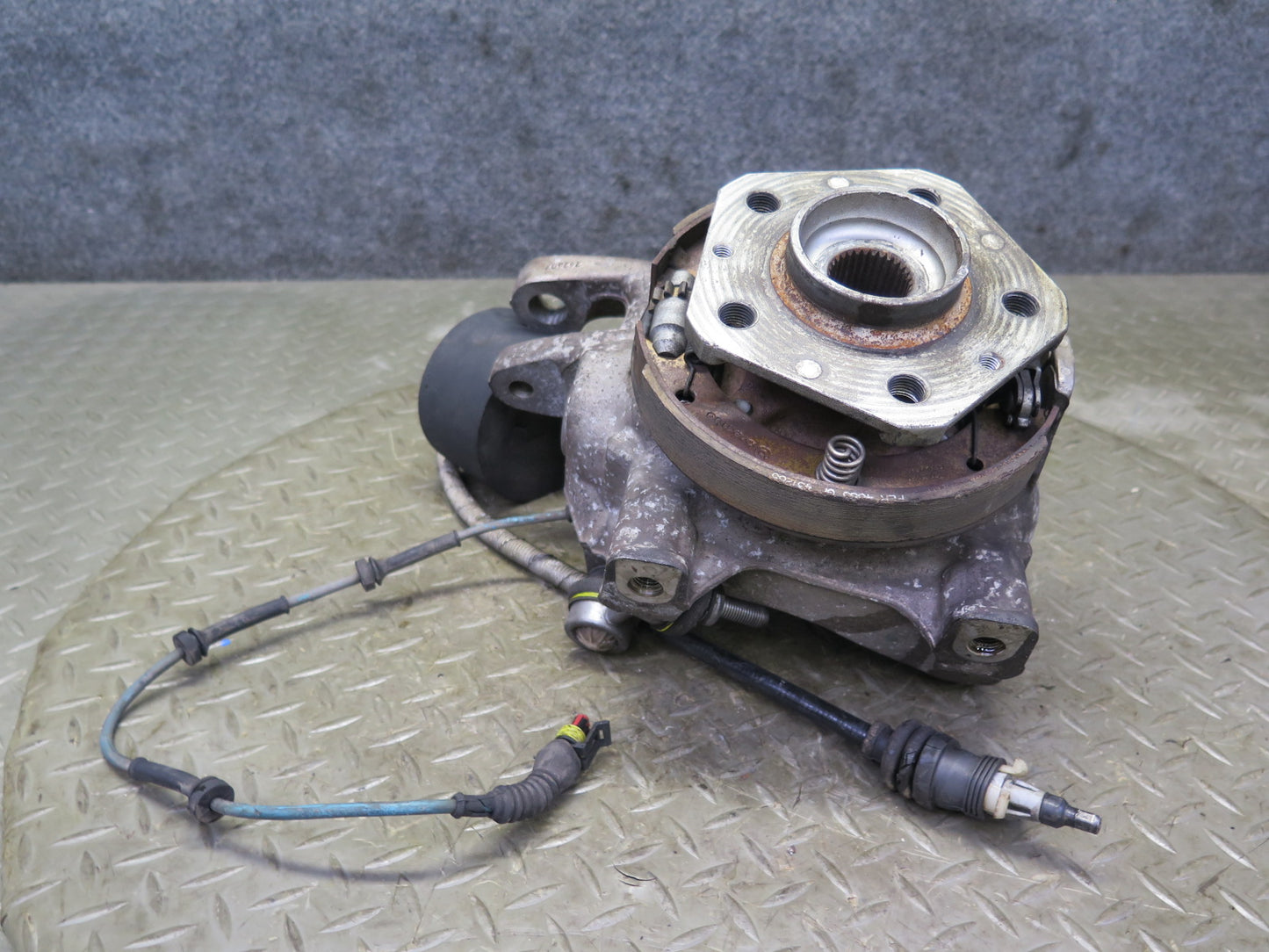 2008-2019 Maserati Granturismo M145 RWD Rear Right Spindle Knuckle Wheel Hub 40K