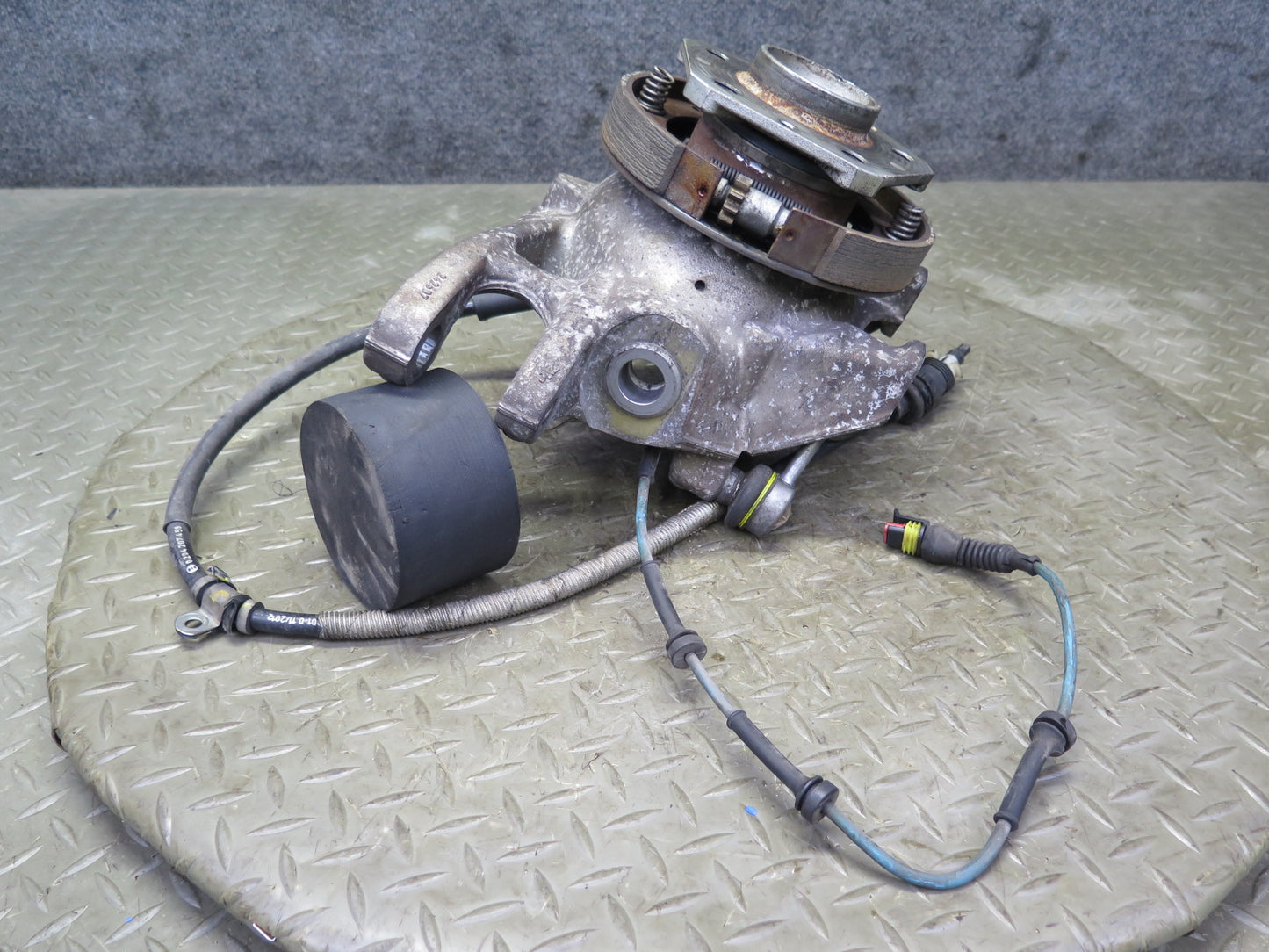 2008-2019 Maserati Granturismo M145 RWD Rear Right Spindle Knuckle Wheel Hub 40K