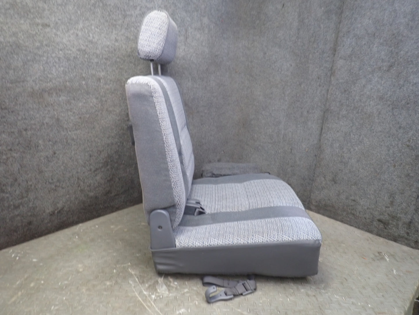1992-1994 Toyota Land Cruiser FJ80 Rear 3RD ROW Left & Right Cloth Seat Gray Set