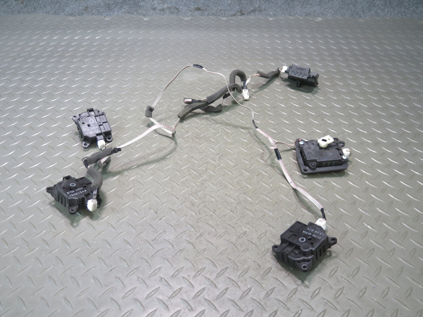 2013-2020 Infiniti JX35 QX60 A/C Heater Flap Door Actuator Motor Wiring Set