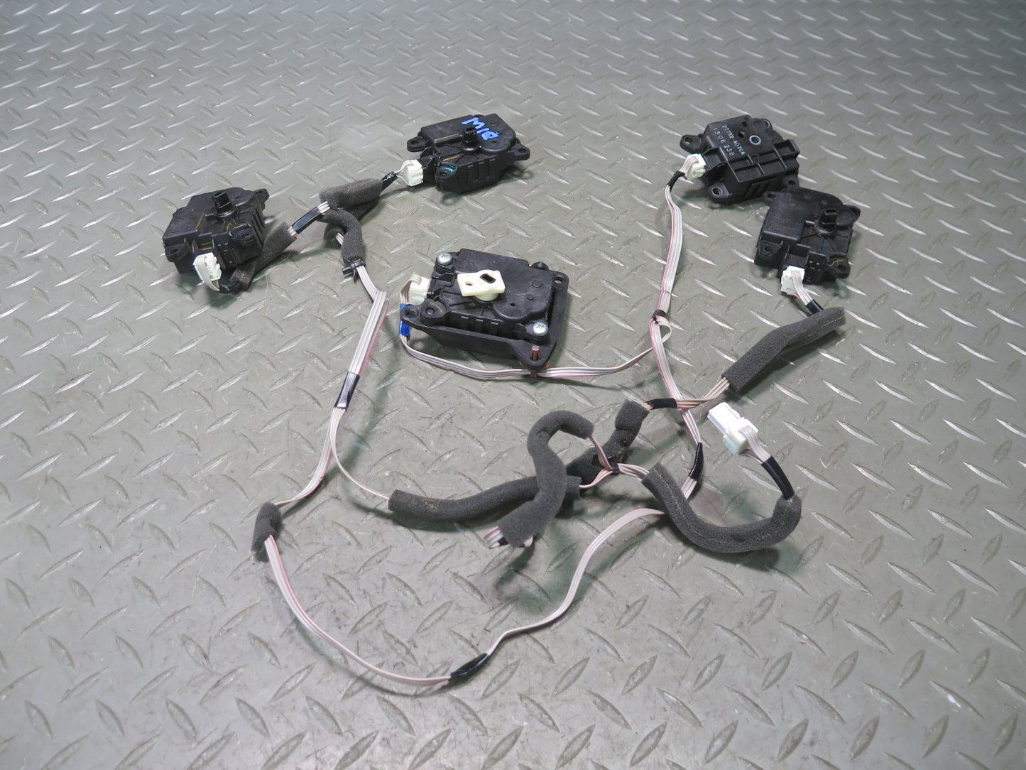 2013-2020 Infiniti JX35 QX60 A/C Heater Flap Door Actuator Motor Wiring Set