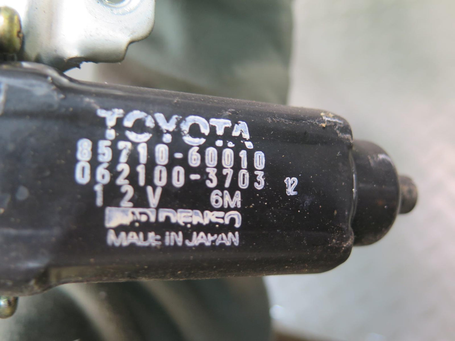 1991-1997 Toyota Land Cruiser FJ80 Front Right Door Window Regulator W/ Motor