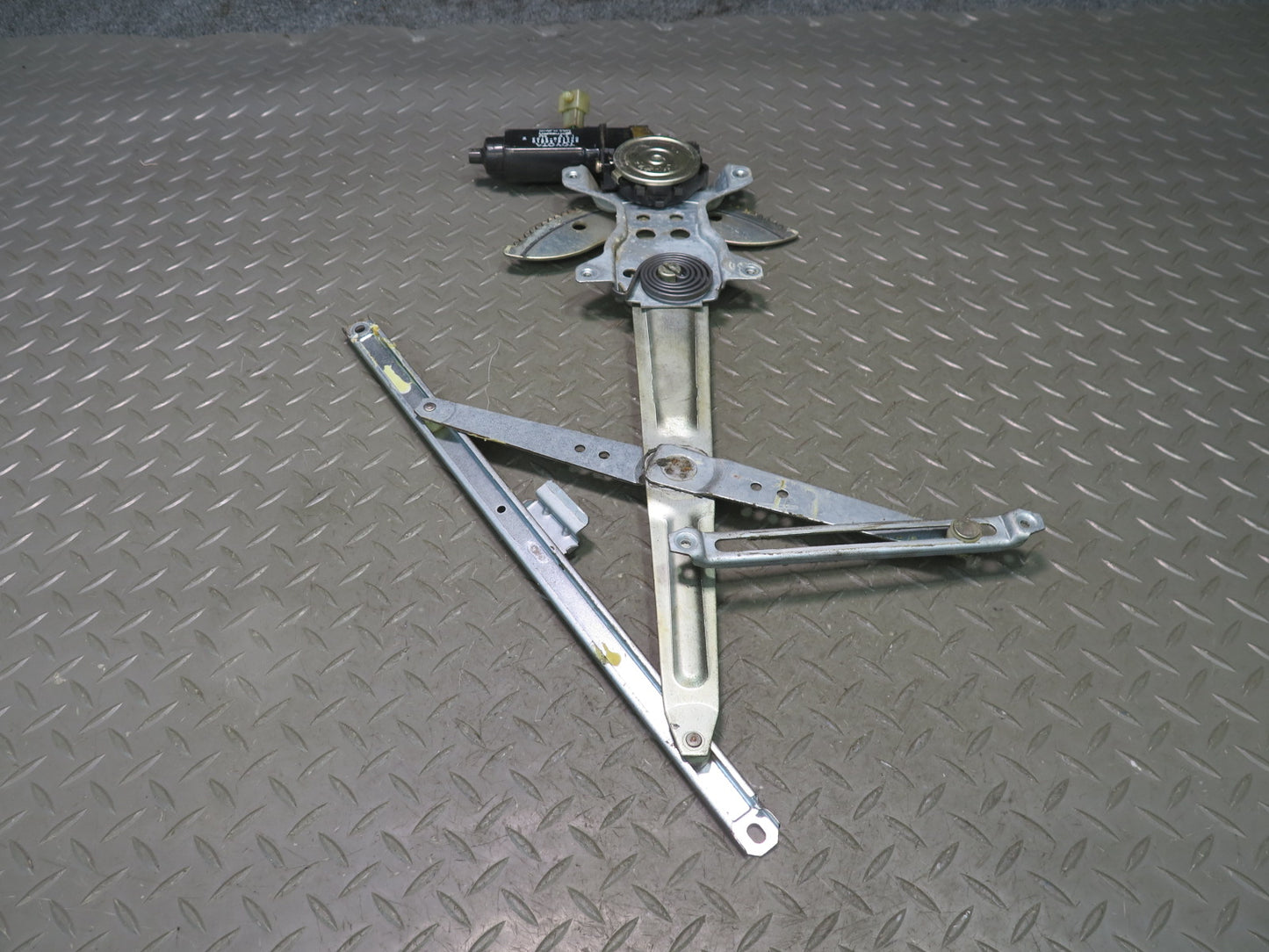 1991-1997 Toyota Land Cruiser FJ80 Front Right Door Window Regulator W/ Motor