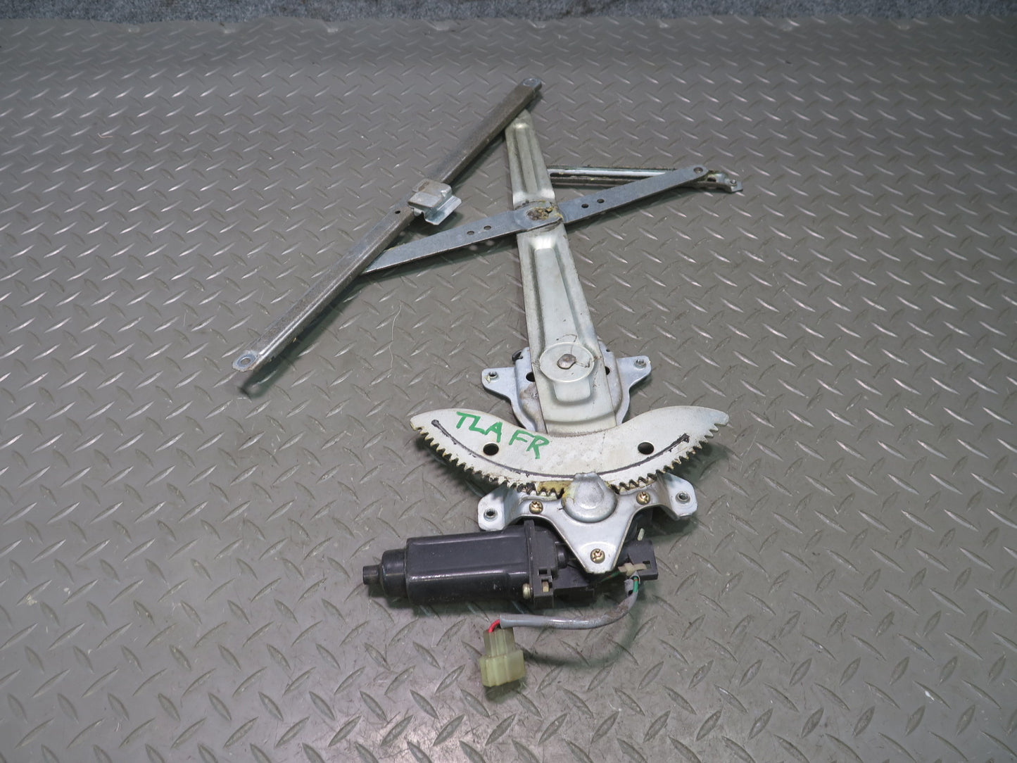 1991-1997 Toyota Land Cruiser FJ80 Front Right Door Window Regulator W/ Motor