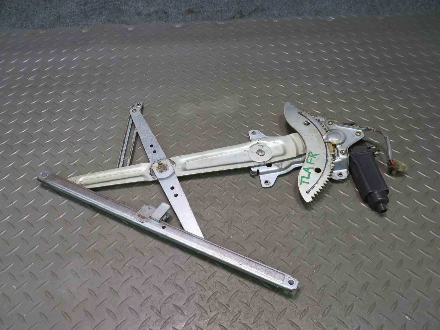 1991-1997 Toyota Land Cruiser FJ80 Front Right Door Window Regulator W/ Motor
