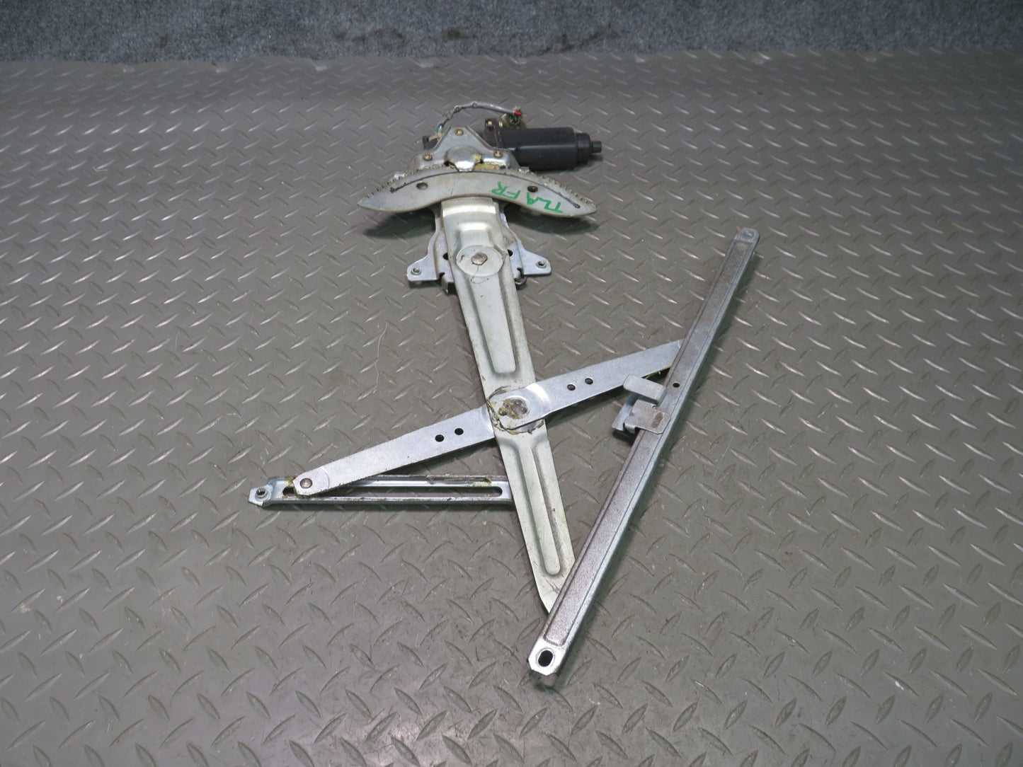 1991-1997 Toyota Land Cruiser FJ80 Front Right Door Window Regulator W/ Motor