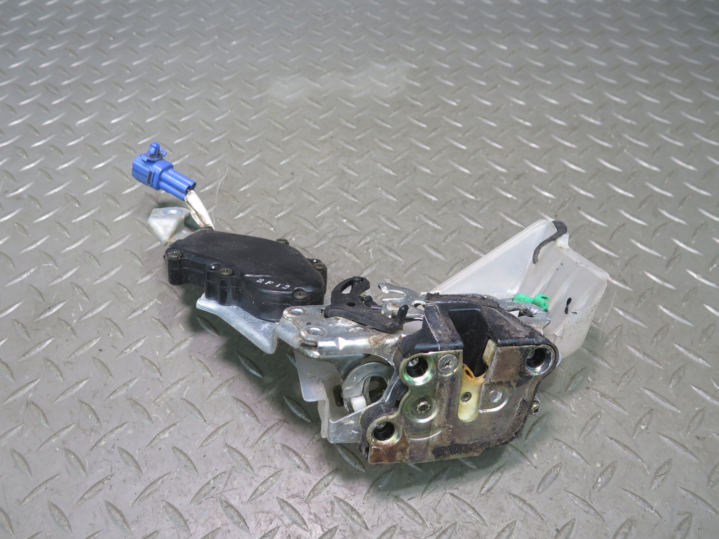 1991-1997 Toyota Land Cruiser FJ80 Rear Right Door Lock Latch Actuator
